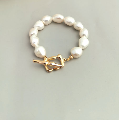 Sterling silver bracelet with pearl